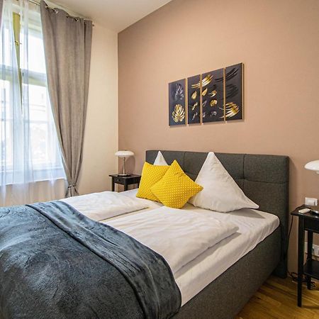 Stylish Apartment In Prague Best Gastronomic Area Eksteriør billede