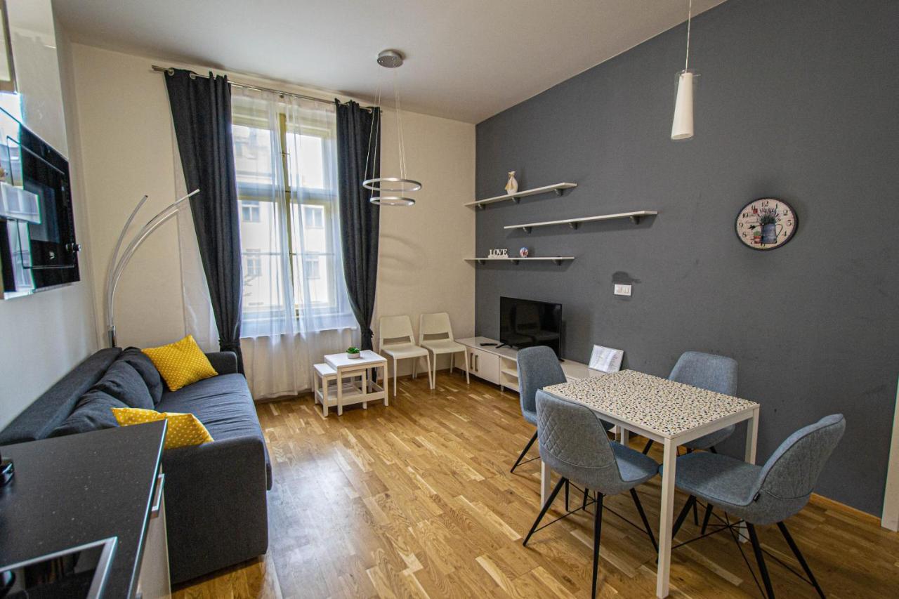 Stylish Apartment In Prague Best Gastronomic Area Eksteriør billede