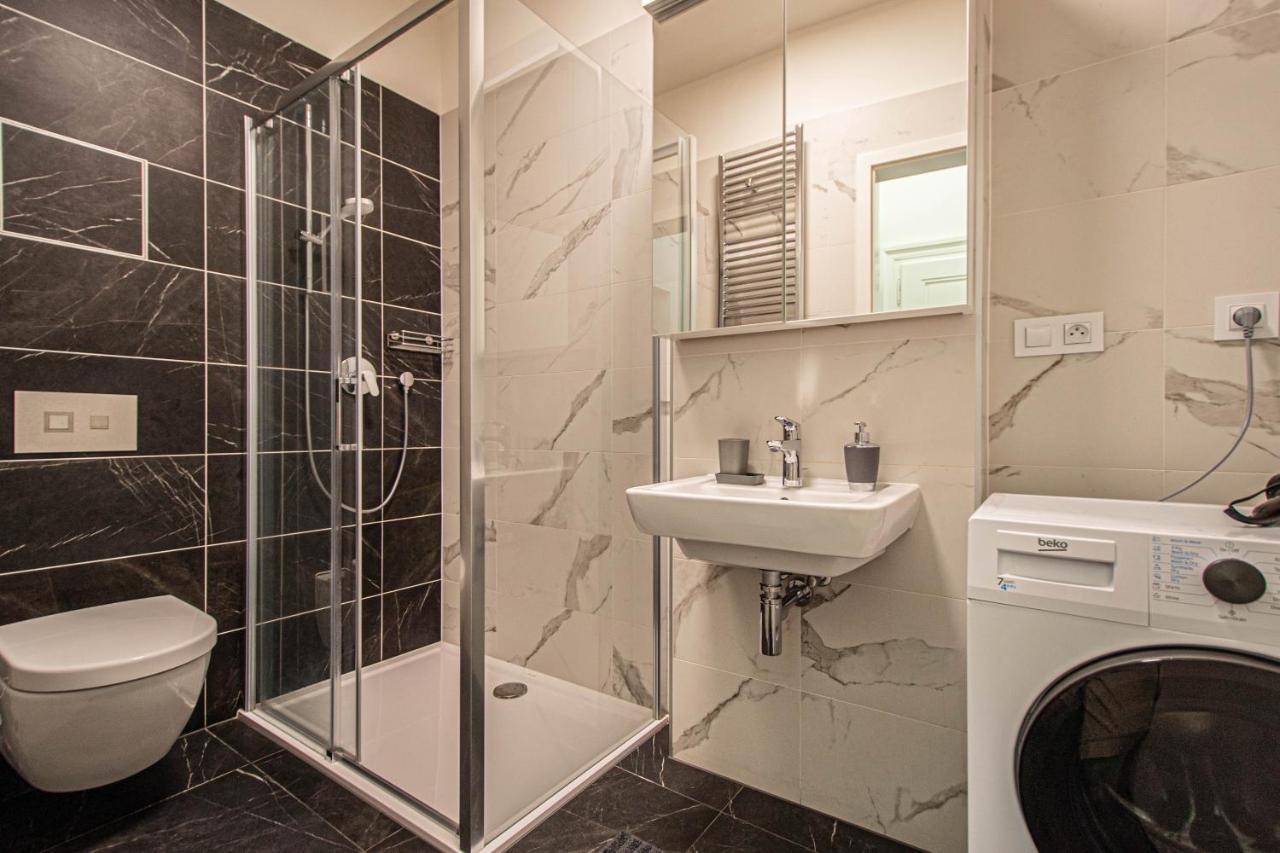 Stylish Apartment In Prague Best Gastronomic Area Eksteriør billede